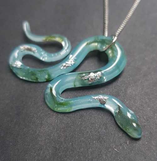 sosuperawesome:Resin Snake JewelrySilver and Moss on Etsy