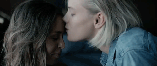stillgaystilltrash:  below her mouth (2016)