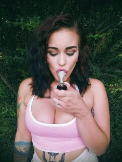 dreamy-babydoll:  princesssexbunny:  dreamy-babydoll:  Pastel princess💖  Can we just have one bigass smoke sesh🌹  I’d love to babydoll 💘