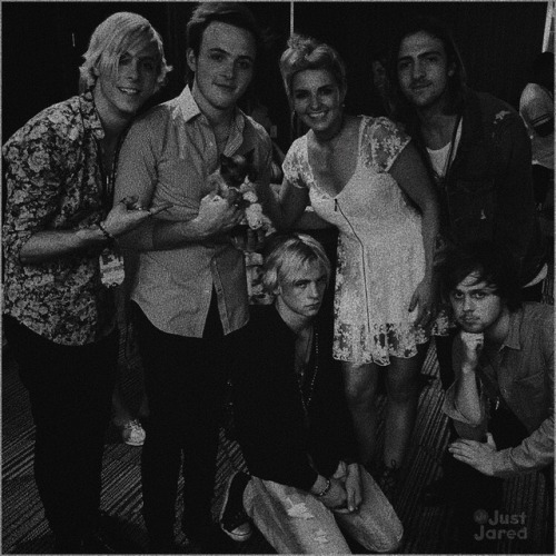 r5ismyfamily: r5ismyfamily: R5 younger » older » »»» Thank you, all of you for 570+ followers♥️✨