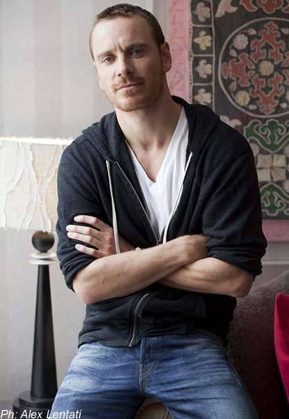 straightmenworshipping:  Hung Irish actor Michael Fassbender Love that Irish sausage!   I love this fucker!