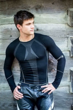 jamescaron57:  very handsome hot guy 