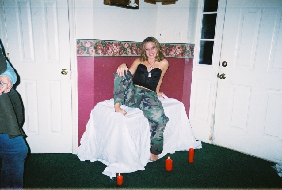 mymarinemindpart3:  Sexy girl in cammies and tags pt 1