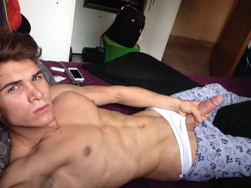 sprinkledpeen: Follow @billaanderson on Instagram  