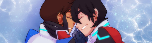 Preview for my entry into the @multishipvoltronzine &lt;3