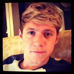  niallhoran: This is my chillin listenin t #SOML face ! 