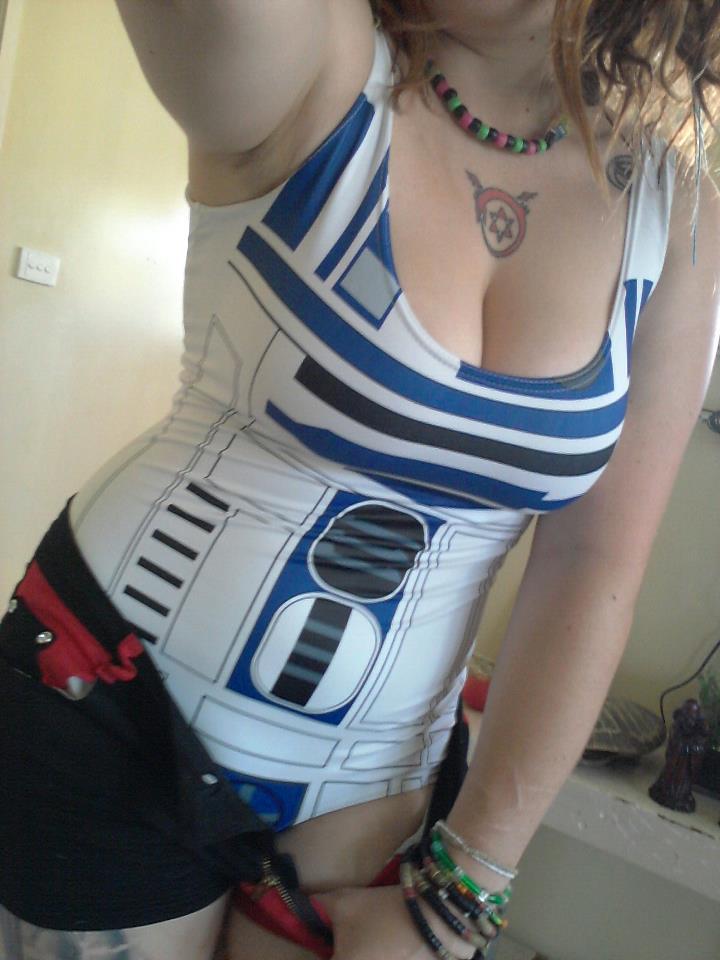 squeakharlequin255:  bleep bloop! ♡ a homunculous droid? 