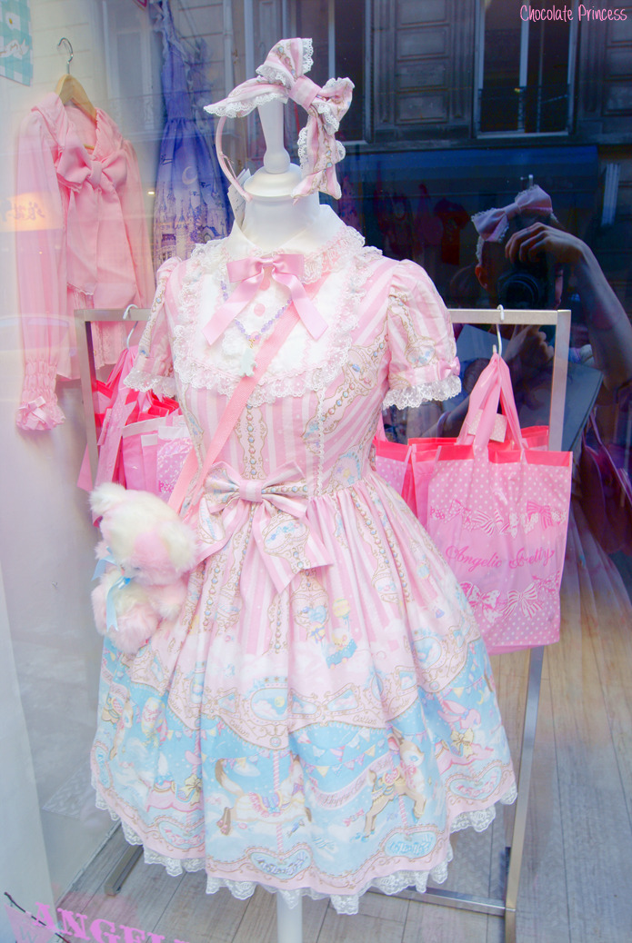 chocolate-princess:  Angelic Pretty pop-up shop in Paris in 2015 ! 