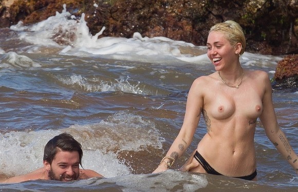 realcelebritynudes:  Miley Cyrus