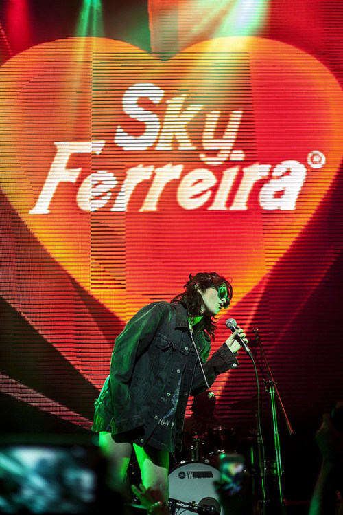 Sky Ferreira - Page 2 Tumblr_n7r64m6bVq1r1gv4lo1_500