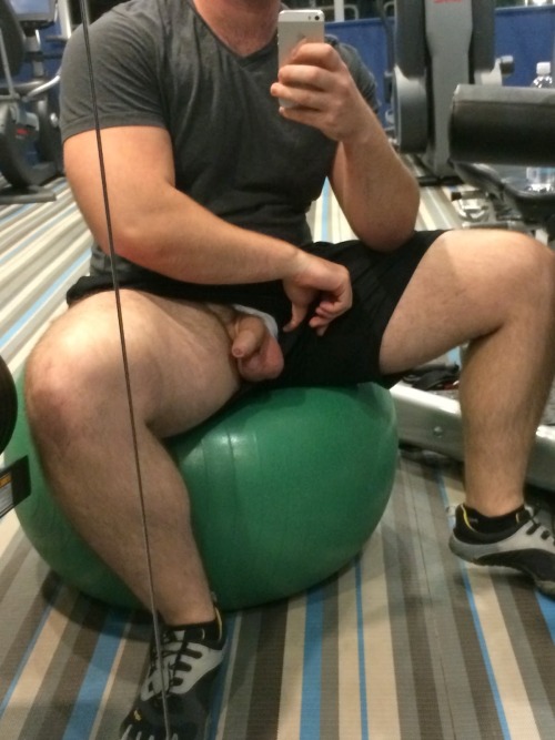 edcapitola2:  edcapitola:  onlygymstuff:  #gym #dick #solo #uncut  I like it when we get a peek.&nbs