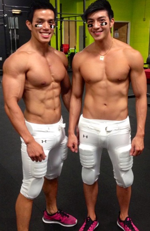 jockbrad:  Swimmers, wrestlers, football players / singlets, jockstraps, speedos and spandex! http://jockbrad.tumblr.com/ 