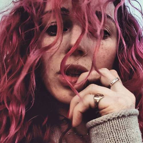 supercanaries:caitylotz #freckles are my skin’s stars ☄