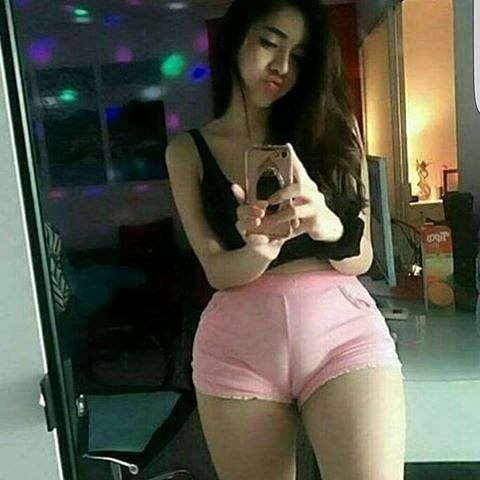 adira-gersang: Malas pakai panties arini..