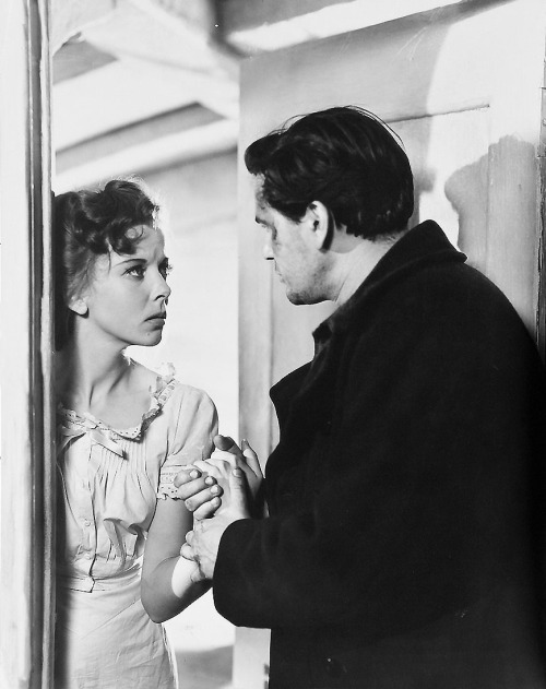 Ida Lupino and John Garfield in Sea Wolf (1941).