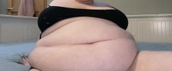 growing-piggy:Looking plump🤤