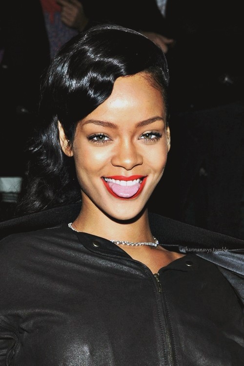 blvckgoldenn:  http://instagram.com/_badgyal_
