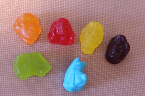 1999babi:source 1, 2.scooby-doo fruit snack gummies