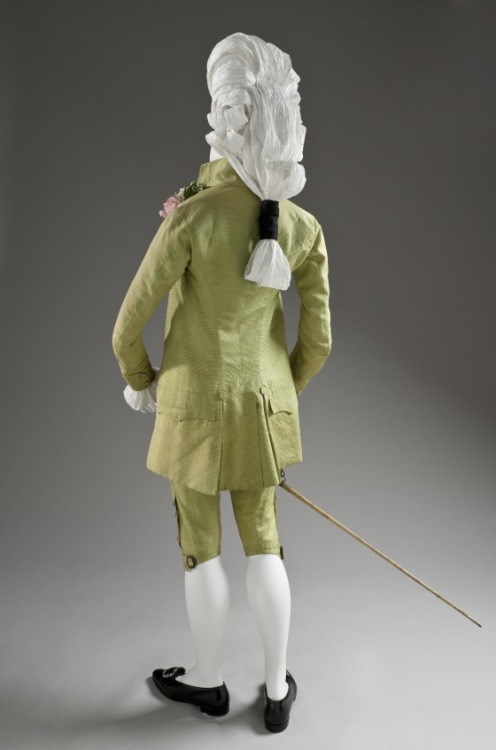 fripperiesandfobs:Suit ca. 1785-90From LACMA