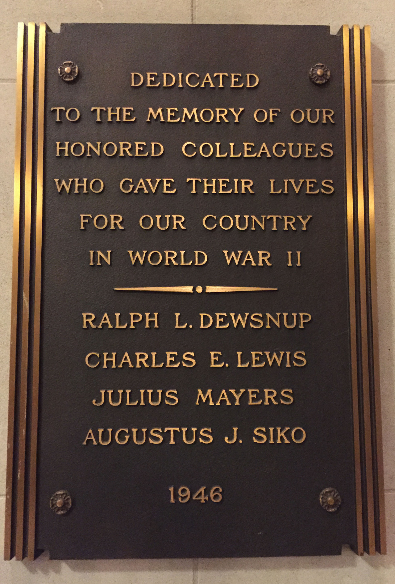 usnatarchives:  Hanging in the Pennsylvania Avenue entrance lobby of the National