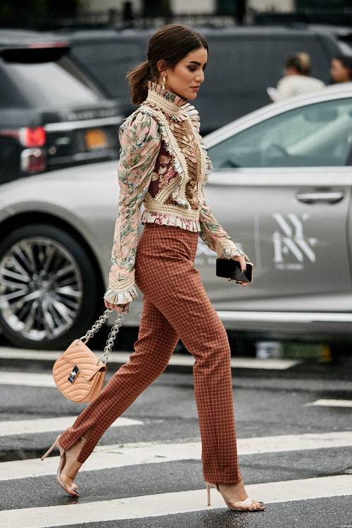 afashioninspiration: Fashion week street style - Victorian inspo