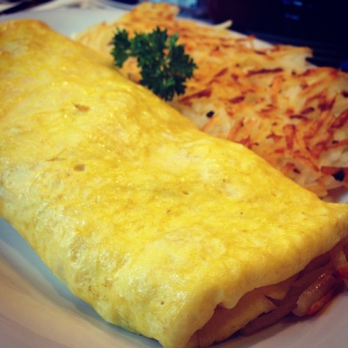 Fried Rice Omlette at Boot&rsquo;s and Kimo&rsquo;s in Kailua, HI. #ono #grindz #localgrinds #localg