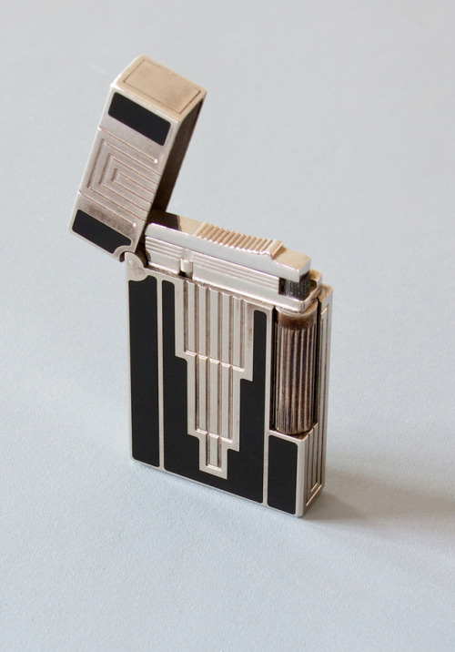 S.T. Dupont, Lighter, 1930. Silver plated, laque de chine. Via zeitlos, Berlin