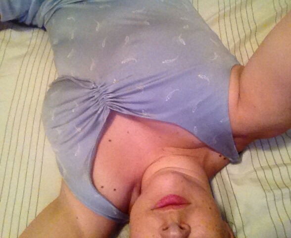 party-girl-pervert:  How about a little teasing on this beautiful Friday morning?