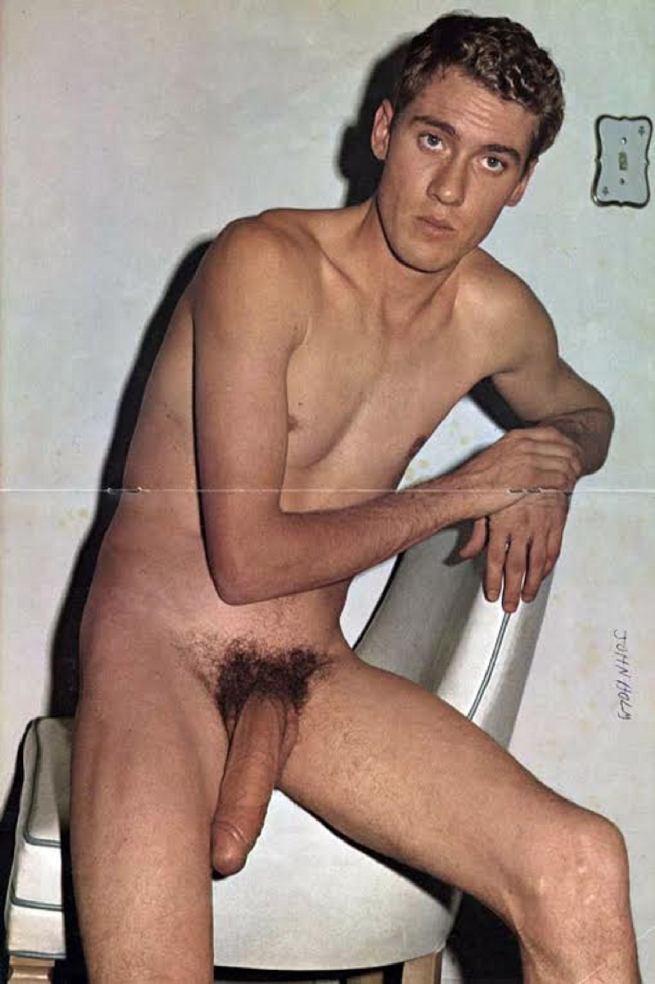 kale91:a young big dicked John Holmes.- showing it all because that’s what he’s