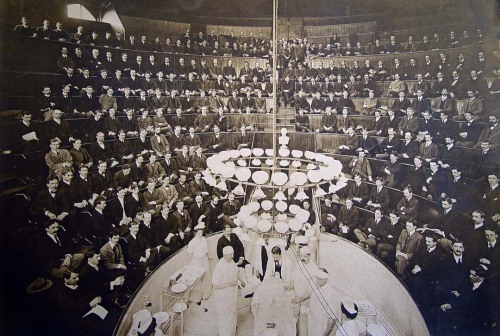 1900. Surgical demonstration at Jefferson Medical College operating theatre.