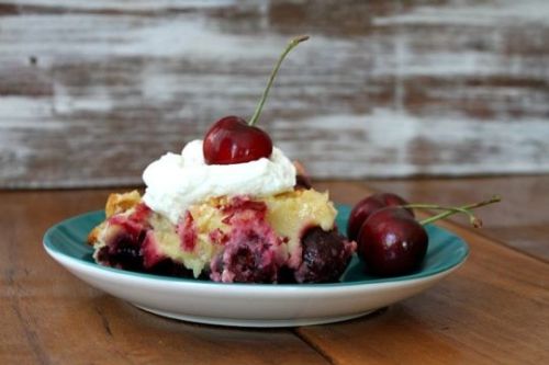 chronic-mastication-too:Easy Cherry Cobbler RecipeMay 17 National Cherry Cobbler Day