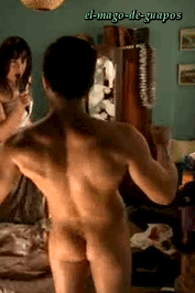 el-mago-de-guapos: Jared Turner  Go Girls 1x11 (also shirtless Jay Ryan walks in on him) “I might just umm…” Click here to catch Jay Ryan naked! 