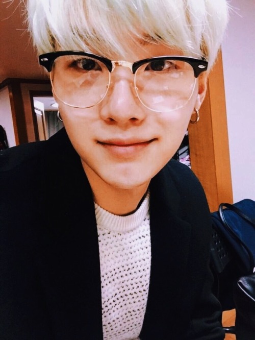 yoongi w/ glasses appreciation post