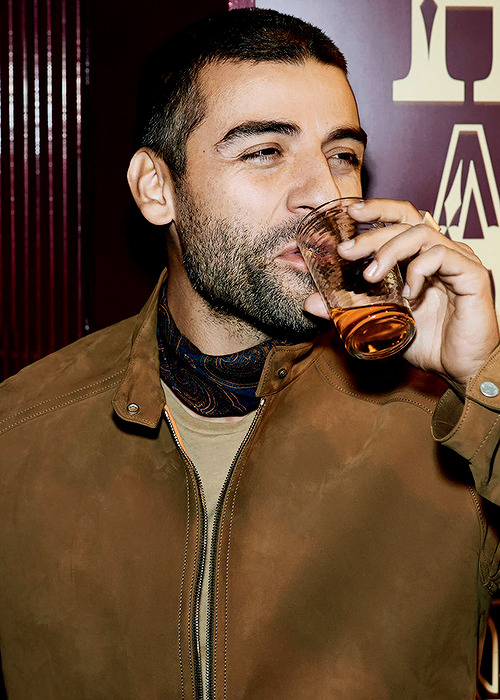 oscarisaacsource:  Oscar Isaac for Esquire UK  