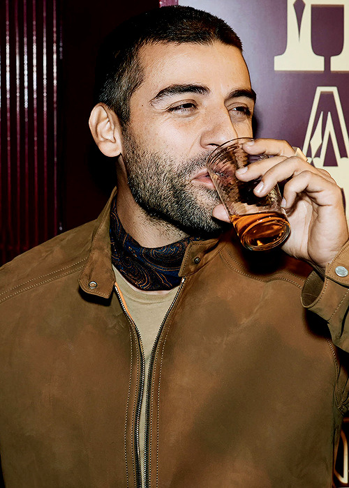 oscarisaacsource:  Oscar Isaac for Esquire UK  