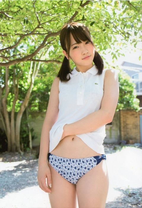 writerman-js:  【AKB48G】腹から下を露出してるグラビアっていいよな・・・ : 若草日誌（AKB48まとめブログ）