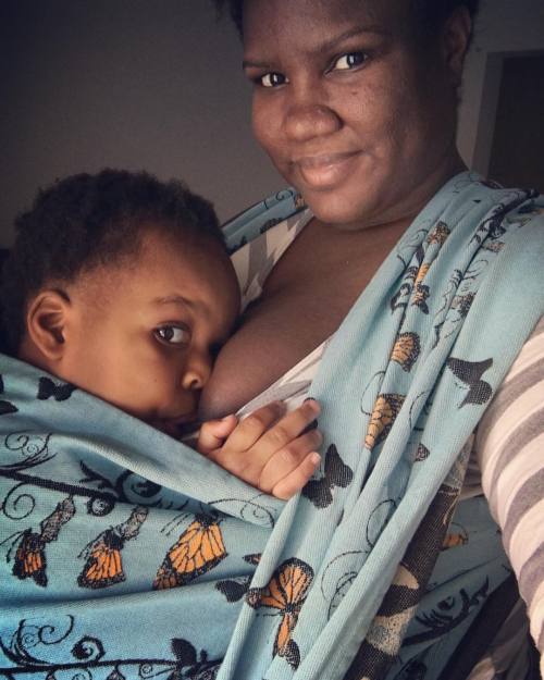 brittbrownmarsh:How to end a tantrum: Babywearing and breastfeeding.#maxineelisabeth #bwiofhr #beaut