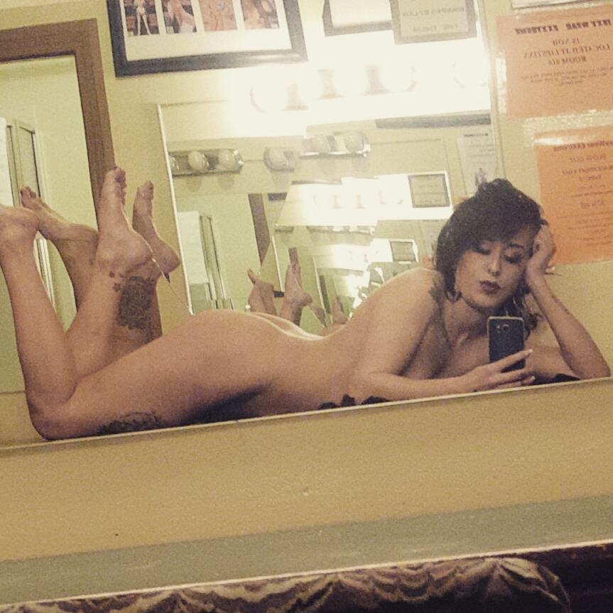 stripper-locker-room:  https://www.instagram.com/_misstntx/