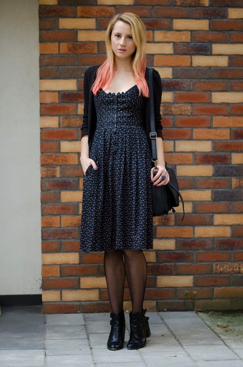 dress: thrifted cardigan: H&amp;M boots: Stradivarius bag: Nowistyle (via skinny buddha: Afterli