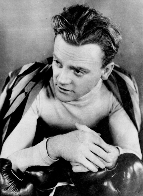 jamescagneylove:  James Cagney photographed by Irving Lippman for Winner Take All, 1932.