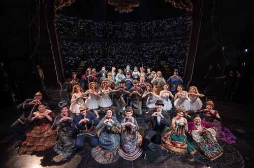 marleneoftheopera:The final curtain call in Taipei. The audience surprised them by holding up lights