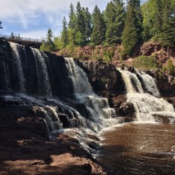 I love it up here 🌲💦💕 (at Gooseberry Falls)