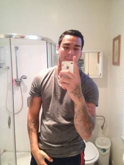 polydude05:  letsdoitboy:  Maori5 Staight Gay and Bi  Brown boys are the best 💋