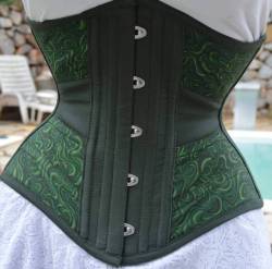 dobalakobakocorsets:  Um dos meus corsets