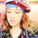 sicabrows:   taeyeon’s swag  