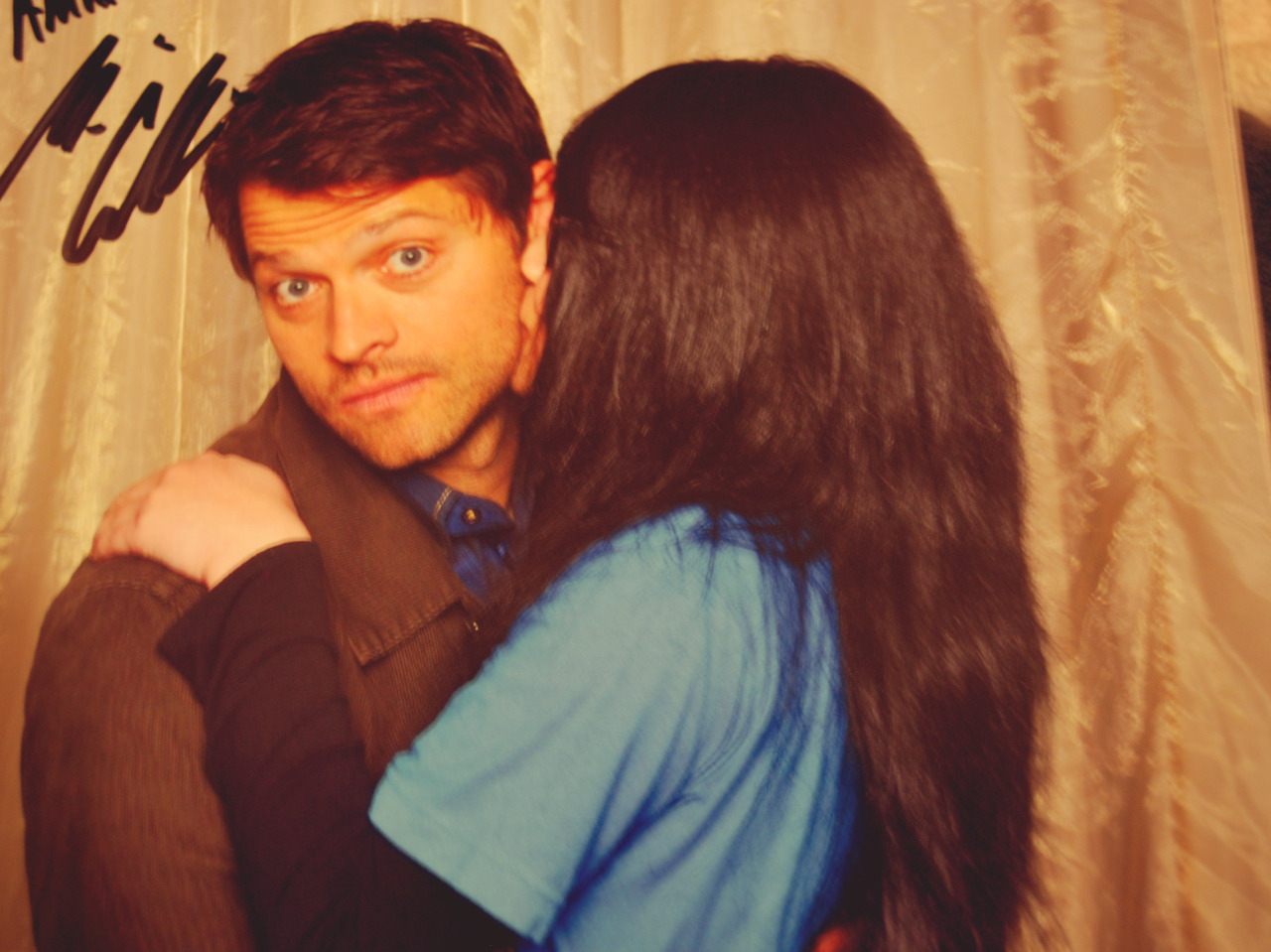 nerd-in-the-tardis:  SO I KISSED MISHA’S CHEEK IT WAS ALL SOFT BUT SCRATCHY AT