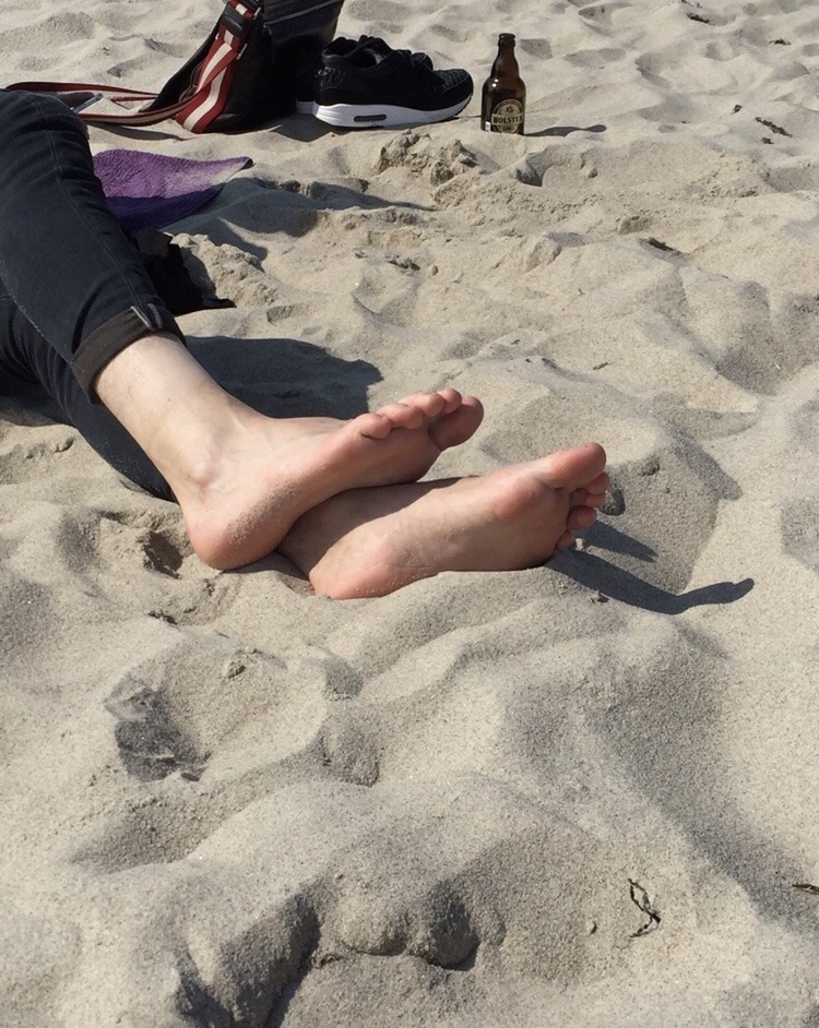 feetman80:  My friends feet 