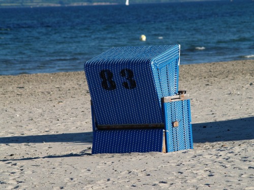 tinamotta: Fonte : www.pixabay.com - beach chair.via tinamotta.tumblr.com