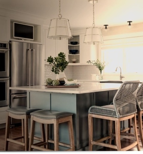 Kitchen BostonEat-in Kitchen Idea With A Large Coastal L-shaped Light Wood Floor And Brown Floor, Quartz
