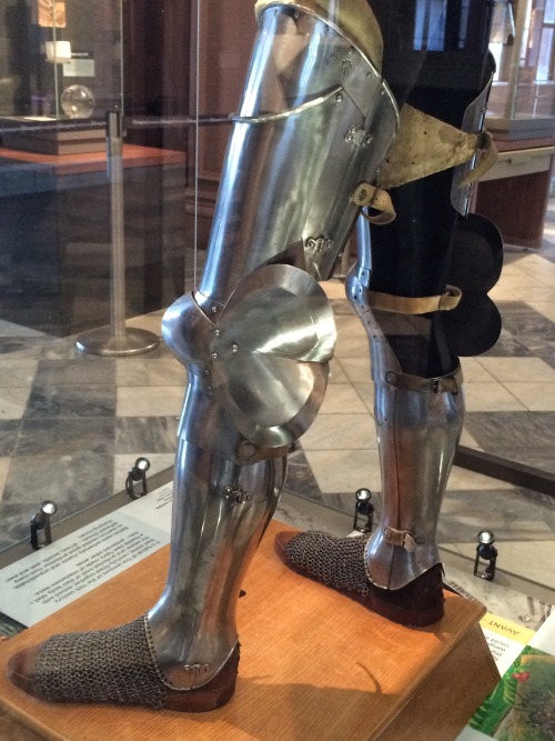 piptheworst:The Avant Armour, dating from the mid-1400s, at the Kelvingrove Museum in Glasgow. I wen